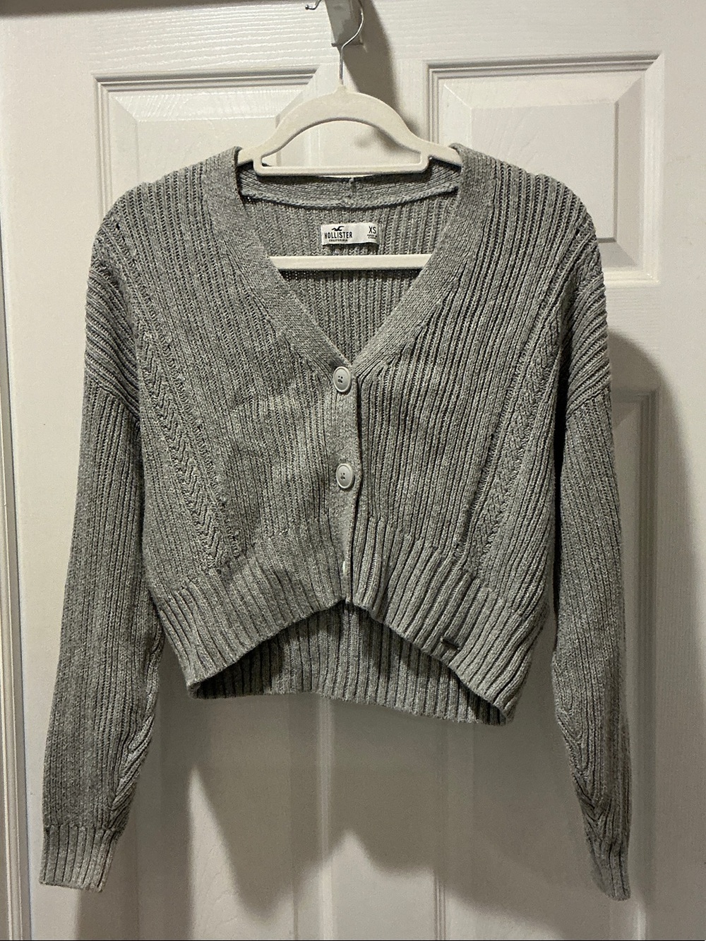 Hollister Light Gray Ribbed V-Neck Cropped Button Cardigan